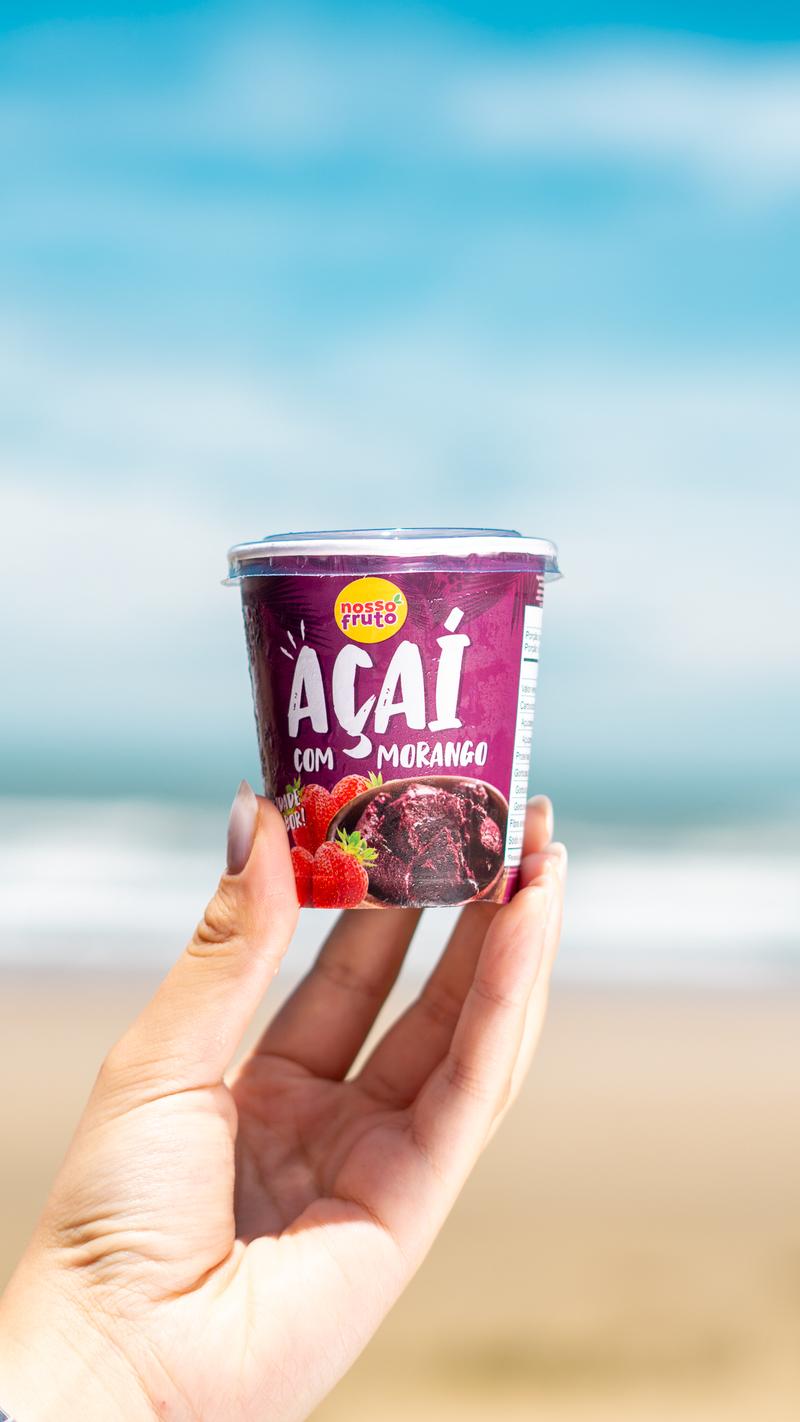 Açaí com morango Nosso Fruto na praia