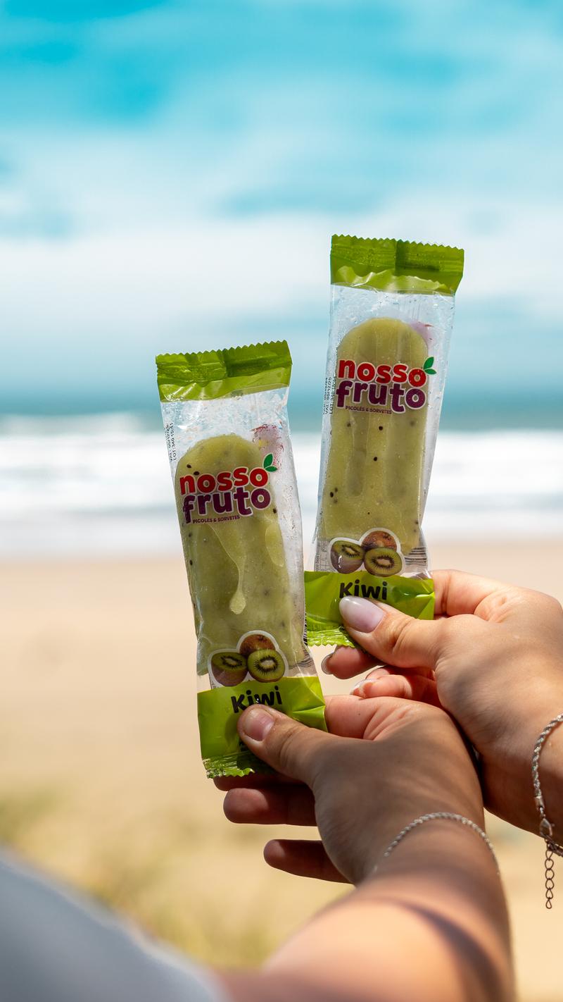 Picolé de fruta natural Nosso Fruto na praia